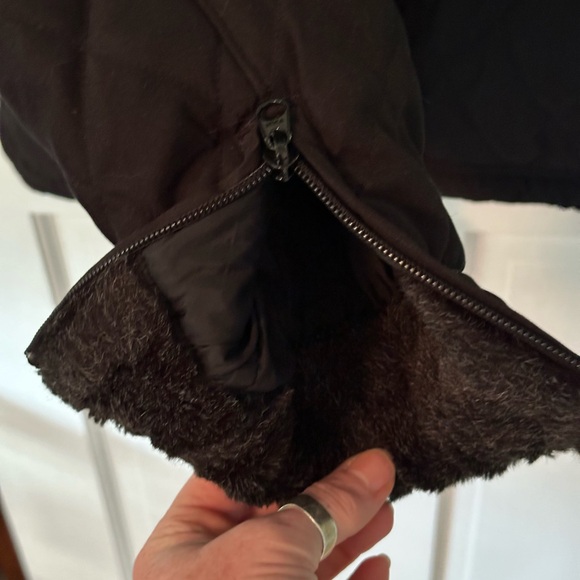 Columbia quilted black jacket with faux fur cuffs and collar - size L - Picture 7 of 12